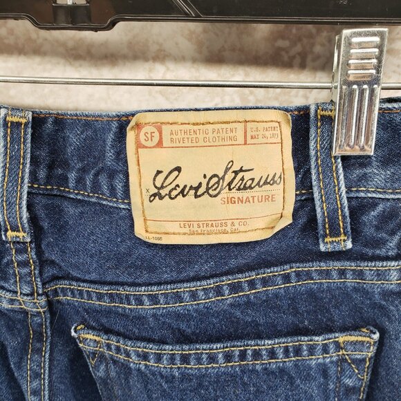 Classic Dark Wash Levis Mid Rise Mom Jeans Pants Relaxed Misses Size 10 Medium - Picture 6 of 9